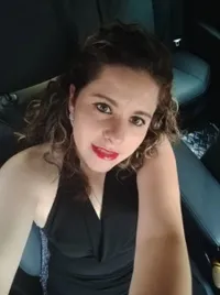 Vivo, Abril